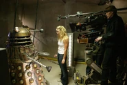 Dalek 2005 - behind the scenes (1).jpg (454 КБ)