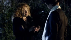 Доктор возвращает Ривер манипулятор и дневник