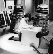 The Daleks - behind the scenes (30).jpg (386 КБ)