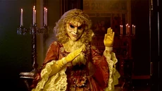 Заводной дроид телепортируется прочь