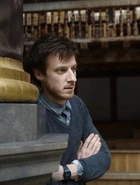 Kinopoisk.ru-Arthur-Darvill-2037346.jpg (309 КБ)