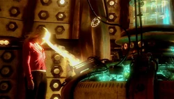 Rose absorbe la energía de la TARDIS