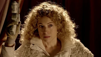 The-Pandorica-Opens - in-roman-camp.jpg (123 КБ)