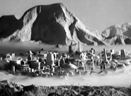 002.5.jpg (25 KB) Der erste Blick auf die Dalek-Stadt