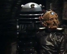 Die  bringen Davros nach Skaro ()