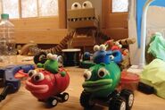 The Baby Frogs and their cars[8]