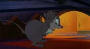 GxT4g.jpg (97 KB) Mrs. Brisby without her cape