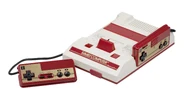 Nintendo Famicom Console.jpg (2,39 MB) Console Famicom e dois controles a cabo, lançados pela Nintendo em 1983 somente no Japão.