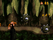 One of the fast moving Mincers hurts DK.