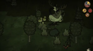 春の巣。卵は孵っている