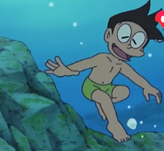 suneo poses underwater 2