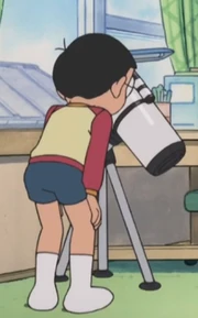 大雄用望遠鏡看月球上的靜香(靜香的宇宙露天溫泉)