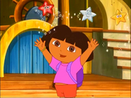 Put your arms in the air like me!