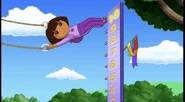 What number did she swing to now? 10, ¡correcto! To get to 7, does she need to go higher or lower? Lower!