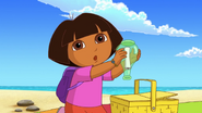 Help Dora shake the bottle! "I need YOUR help