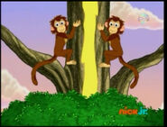 They need to go higher. Say, "¡Mas arriba!"