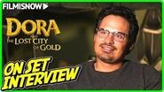 DORA och den förlorade staden av guld Michael Pe exporten Dora far på-set Intervju