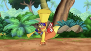 (Para o querido Deus! He is wearing the outfit of vuvuzela!)