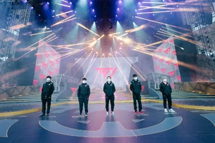 T1 entering the arena of The International 10