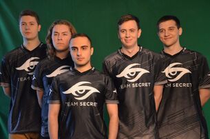 Puppey, zai, KuroKy, s4 и Arteezy на The International 2015.