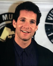 Steve Guttenberg