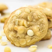 white chocolate macademia nut cookie