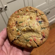 Confetti Deluxe Cookie
