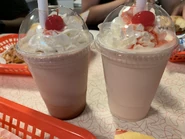 Benschili8.jpg (139 KB) Vanilla and Chocolate Hand Spun Thick N' Creamy Milkshakes
