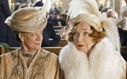 Dowager-Countess-of-Grantham-Maggie-Smith-and-Martha-Levinson-Shirley-MacLaine-at-Lady-Marys-Wedding-on-Downton-Abbey.jpg