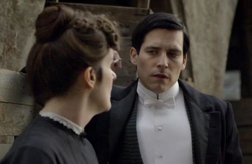 Thomas plotting outside with O'Brien