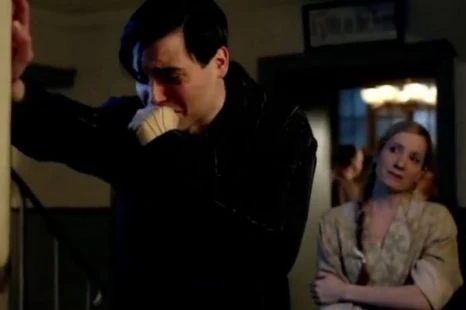 Thomas crying over the death of Lady Sybil.