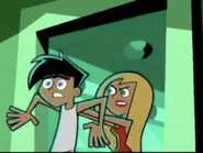 S01E16 - Lucky in Love - Star pushing Danny out of the ladies room