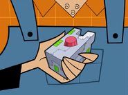 S02e07 deactivated device.png (314 KB) Unnamed magnet device used in "The Fenton Menace"