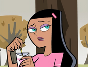 S01e02 Paulina unimpressed.png