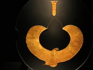 Amulett in Form einer geflügelten Uräus-Schlange, 14. Jahrhundert v. Chr., Ägypten