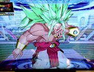 Broly Dios en Super Dragon Ball Heroes 5.