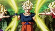 Goku se defiende de los ataques de Kale y Caulifla.png (1,61 MB)