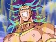 Broly expulsando su poder en la semitransformación denominada Super Saiyan Tipo A.