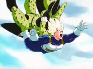 Cell dándole una paliza a Vegeta