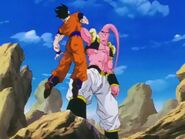 Buu derrotando a Gohan.