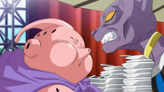 Majin Buu burlándose de Beerus.