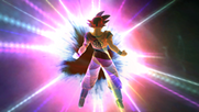 Goku transformándose en un Super Saiyan Dios en Zenkai Battle Royale.