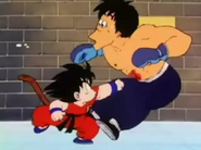 Goku derrota a Gran Lee