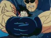 Metálico esmagando Goku