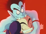 Dracula Man insertando sus colmillos en la cabeza de Krilin.