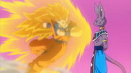 Goku ataca a Beerus