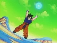 Goku reuniendo la energía para la gran genkidama