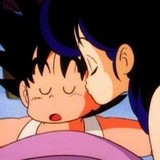 Lunch le da un beso de buenas noches a Goku