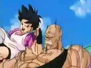 Videl golpea a Spopovich.