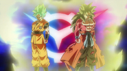 Son Goku Supersaiyano Azul y Son Goku Xeno Supersaiyano 4 utilizando la Fusión de Ki en un corto animado promocional de Super Dragon Ball Heroes: Misión del Big Bang 12 (BM12).